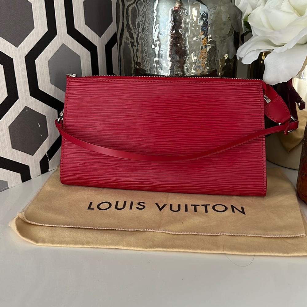 Louis Vuitton Vintage Epi Pochette